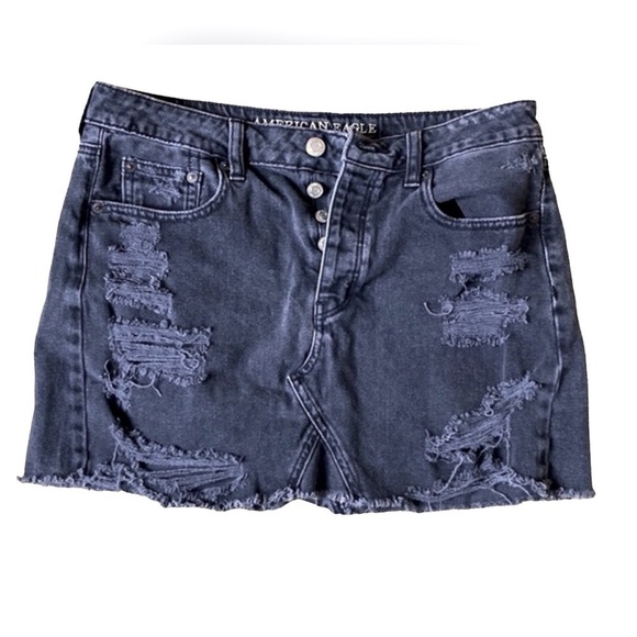 American Eagle Black Denim‎ Mini Skirt distressed destroyed Button Fly Size 8 - Picture 1 of 7